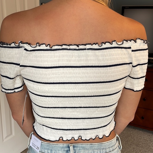 NWT Crop top L off-white & Navy - Picture 5 of 11